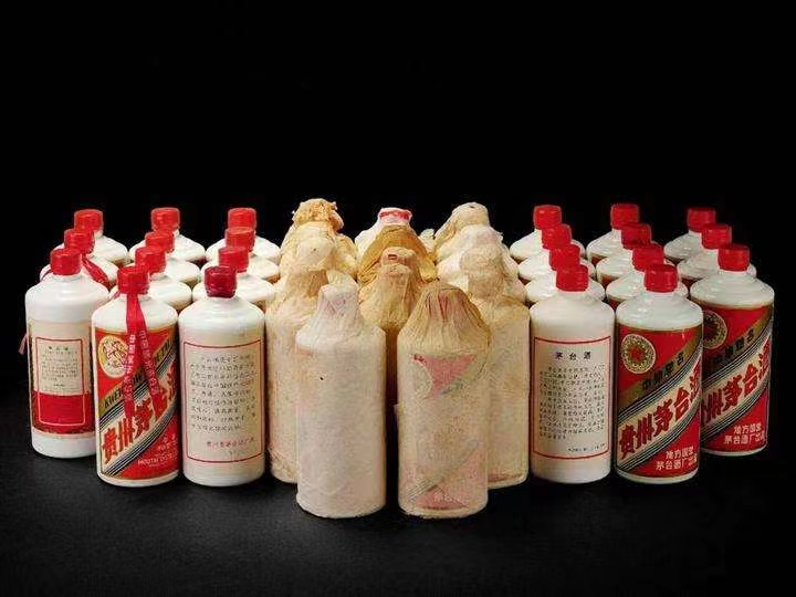 蓬莱镇日照岚山回收酒价格哪里回收(附近上门回收茅台酒）?